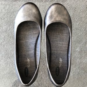 Dr. Scholls True Comfort gold flats